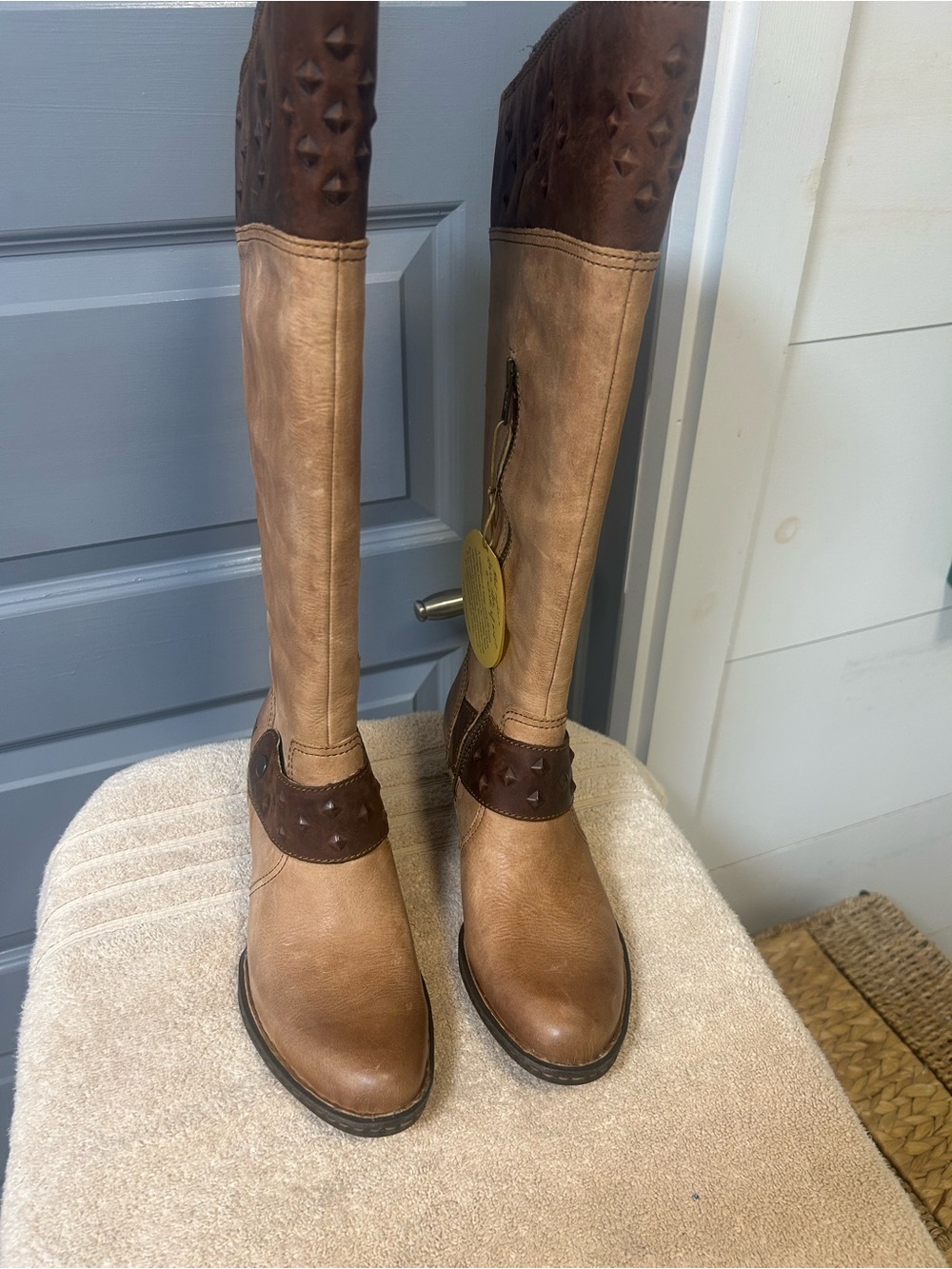 BORN 2-Tone leather side zip knee high boots. NWT STUD DETAILSize 6.5 no box